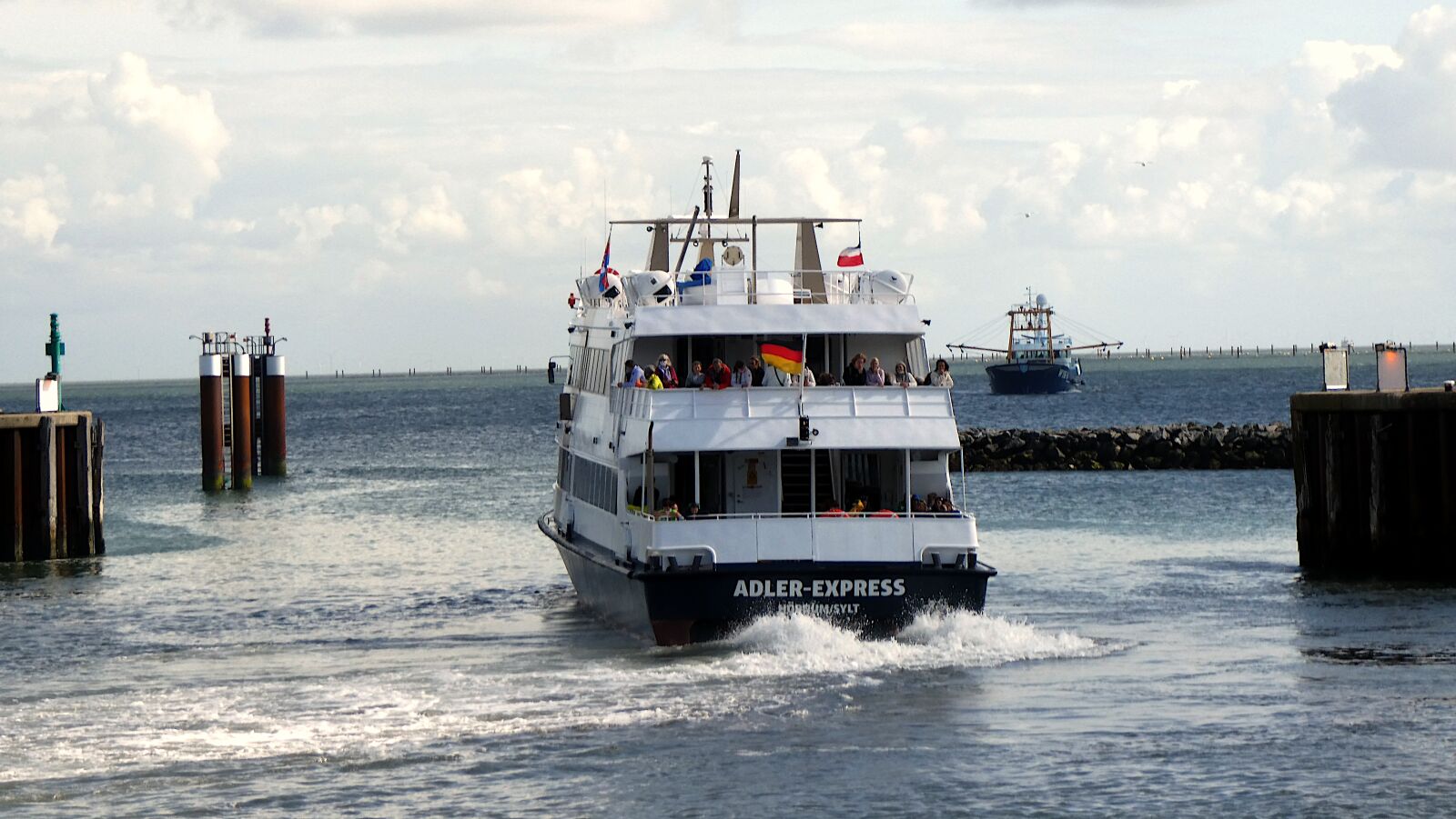 Panasonic DC-TZ91 sample photo. Port, ship, boat photography