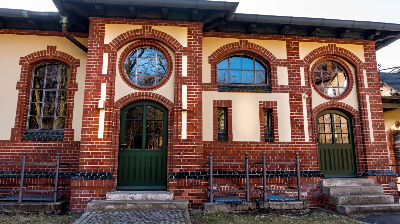 Sony Alpha a5000 (ILCE 5000) sample photo. Architecture, old, building photography