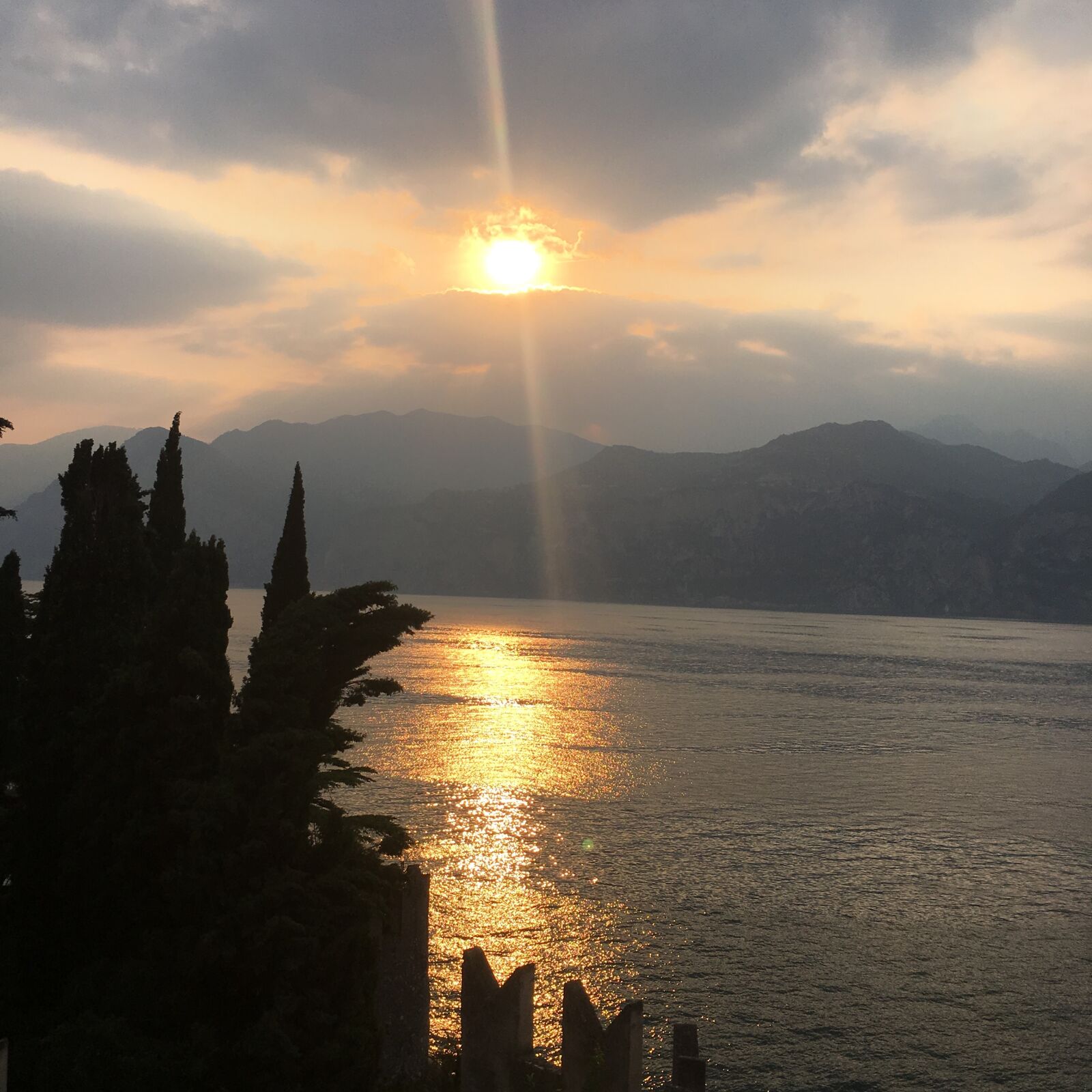 iPhone 6s back camera 4.15mm f/2.2 sample photo. Sunset, lagodigarda, italy, northitaly photography