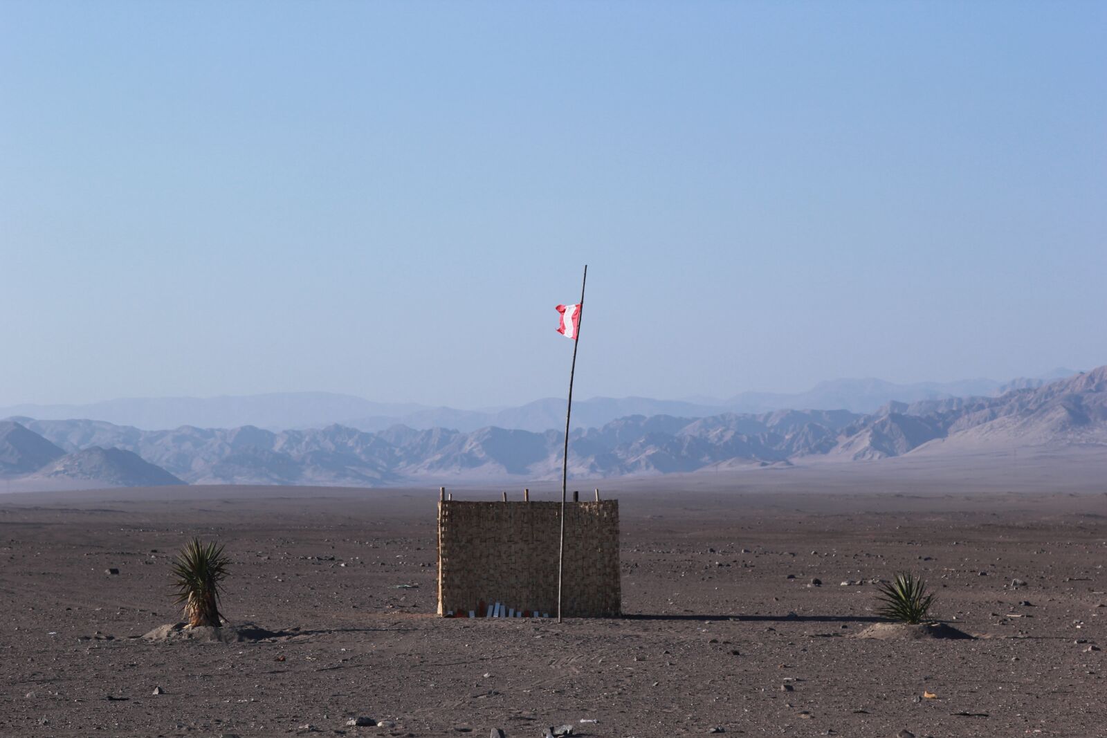 Canon EOS 60D + Canon EF 24-105mm F4L IS USM sample photo. Mat, horizon, flag photography