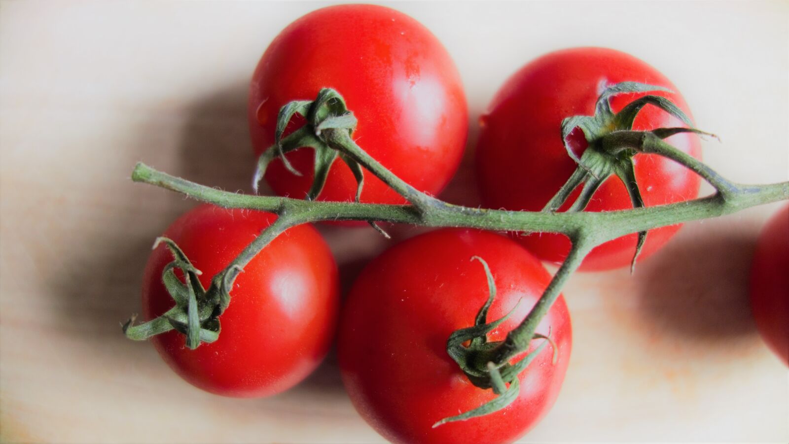 Sony Cyber-shot DSC-RX100 sample photo. Tomatoes, vegetables, food photography