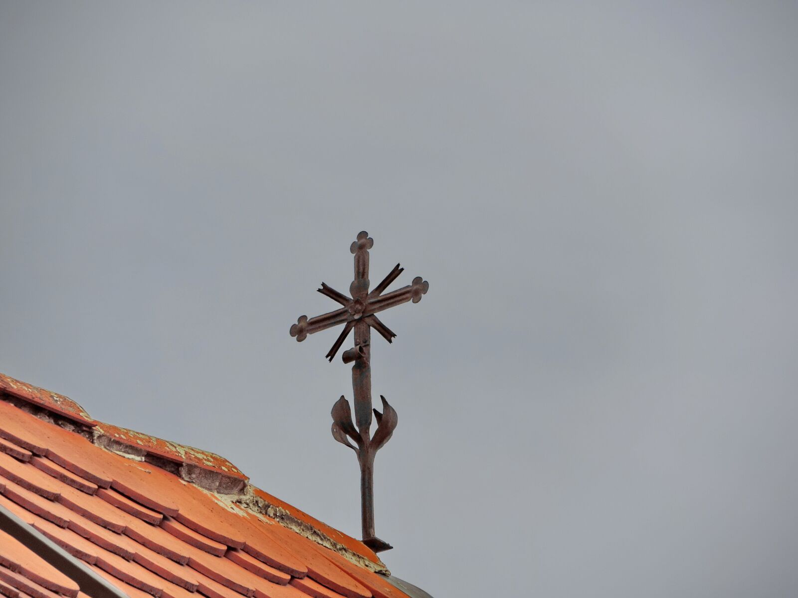 Nikon Coolpix P520 sample photo. Cross, heritage, architecture, outdoors photography