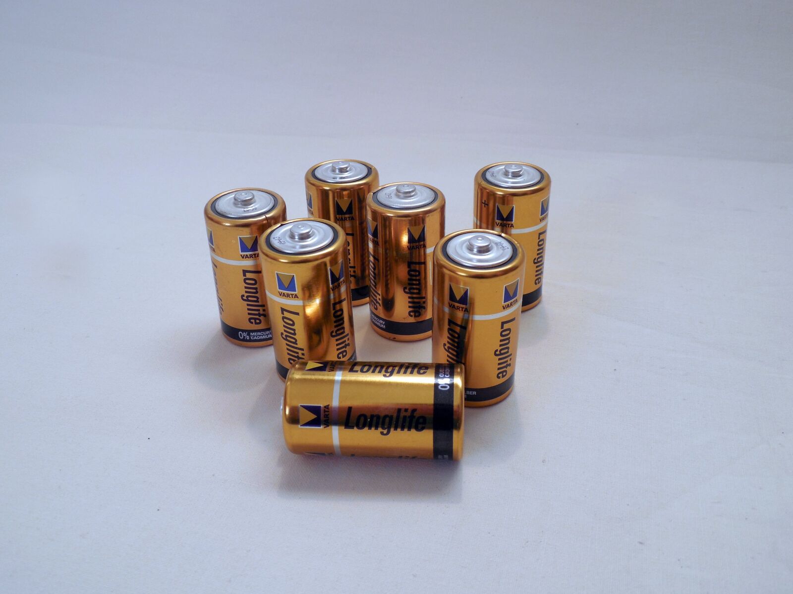 Nikon COOLPIX L620 sample photo. Battery, current, energy photography
