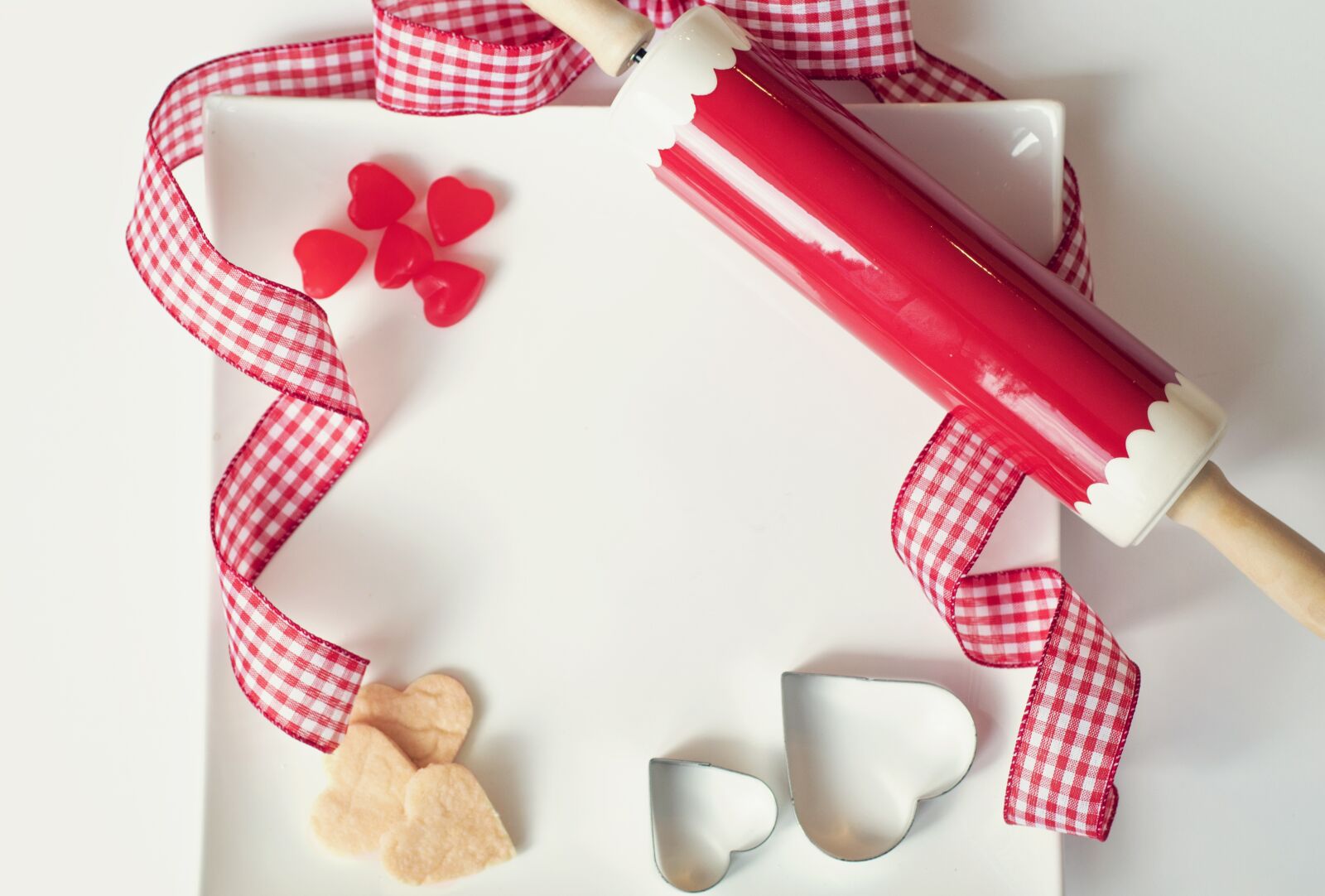 Canon EF 50mm F1.4 USM sample photo. Valentines day background, valentines photography
