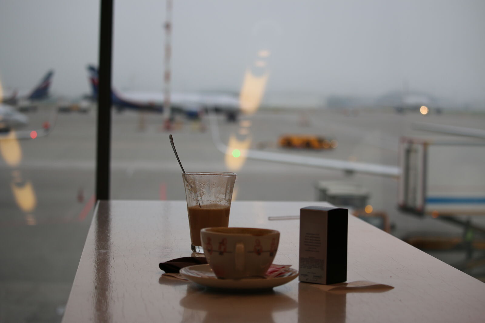 Canon EOS 70D + Canon EF-S 55-250mm F4-5.6 IS STM sample photo. Airport photography