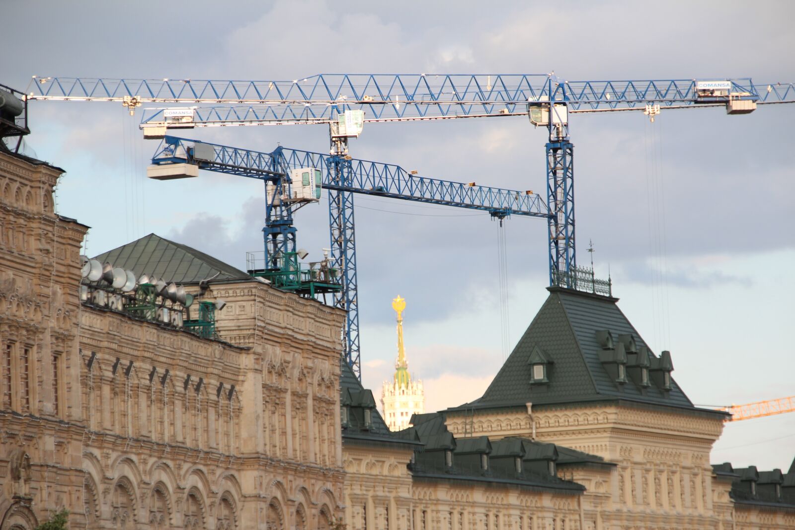 Canon EOS 600D (Rebel EOS T3i / EOS Kiss X5) sample photo. Baukran, moscow, red square photography