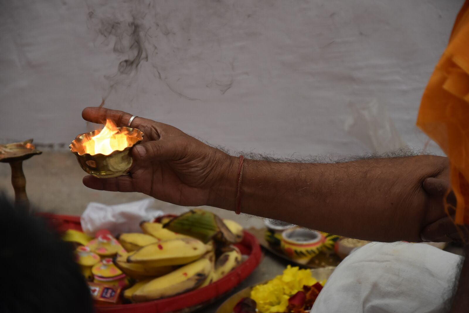 Nikon D7200 sample photo. Flame, people, religion photography