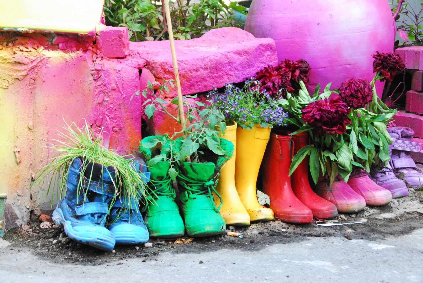 Nikon D200 sample photo. Rain boots, color, garden photography