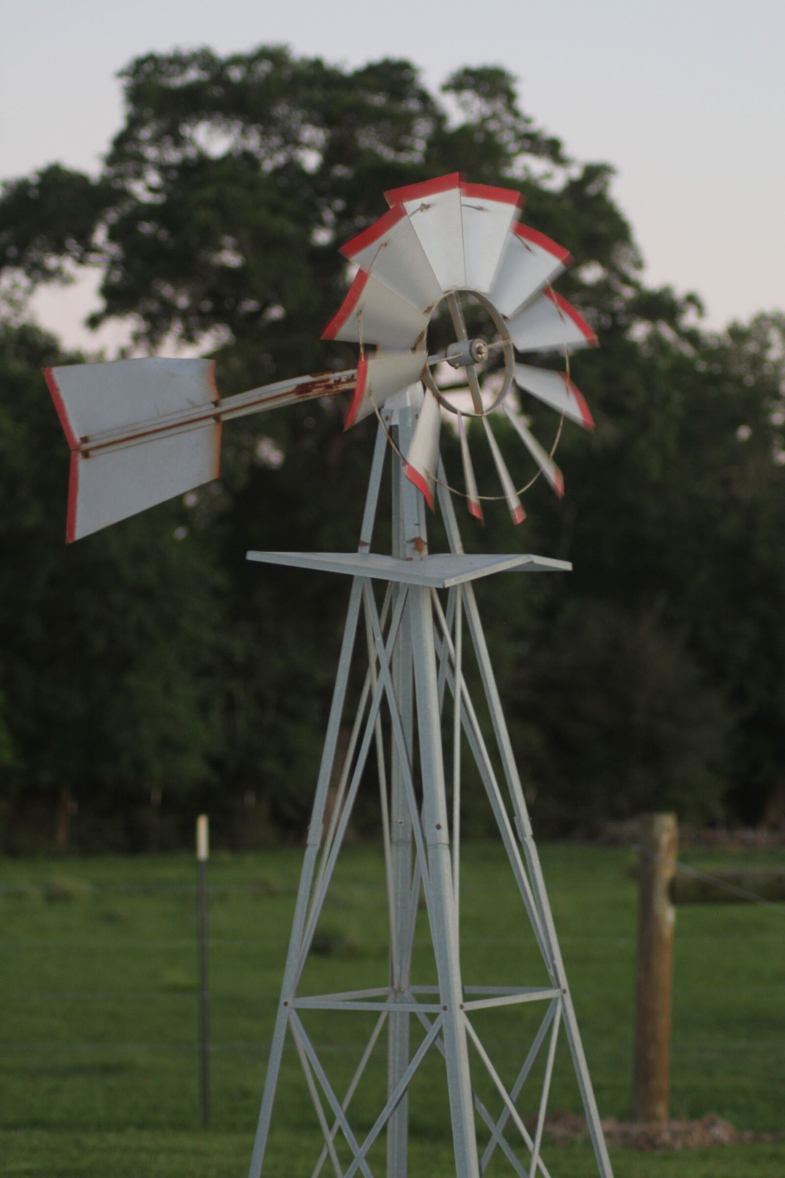 Canon EOS 60D sample photo. Windmill, metal, wind photography