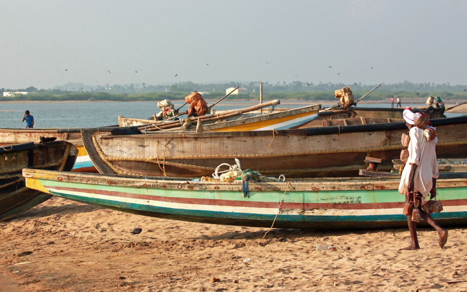 Canon EOS 500D (EOS Rebel T1i / EOS Kiss X3) sample photo. India, fishing, boats photography