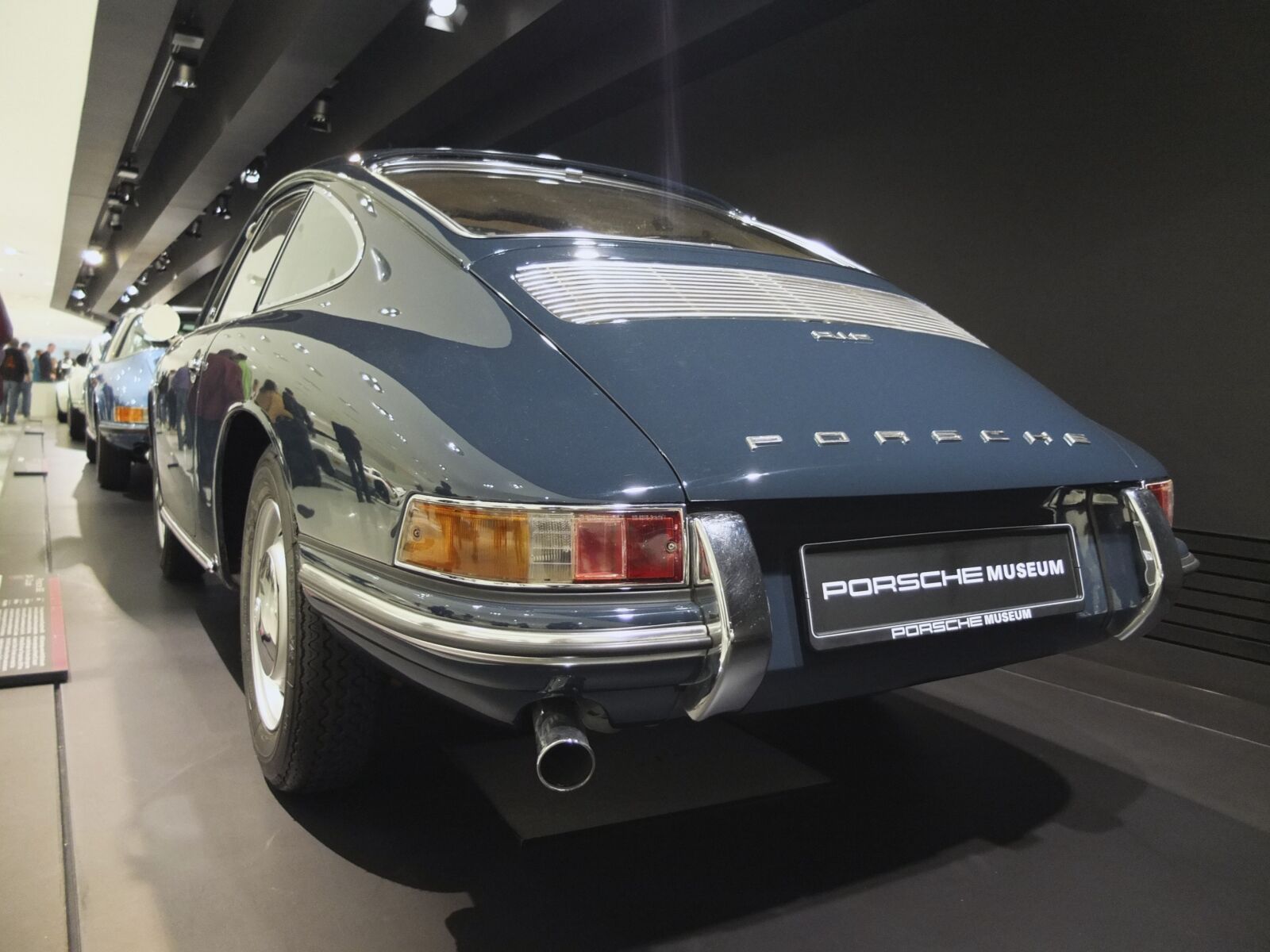 Fujifilm X10 sample photo. Porsche, porsche museum, porsche 911 photography