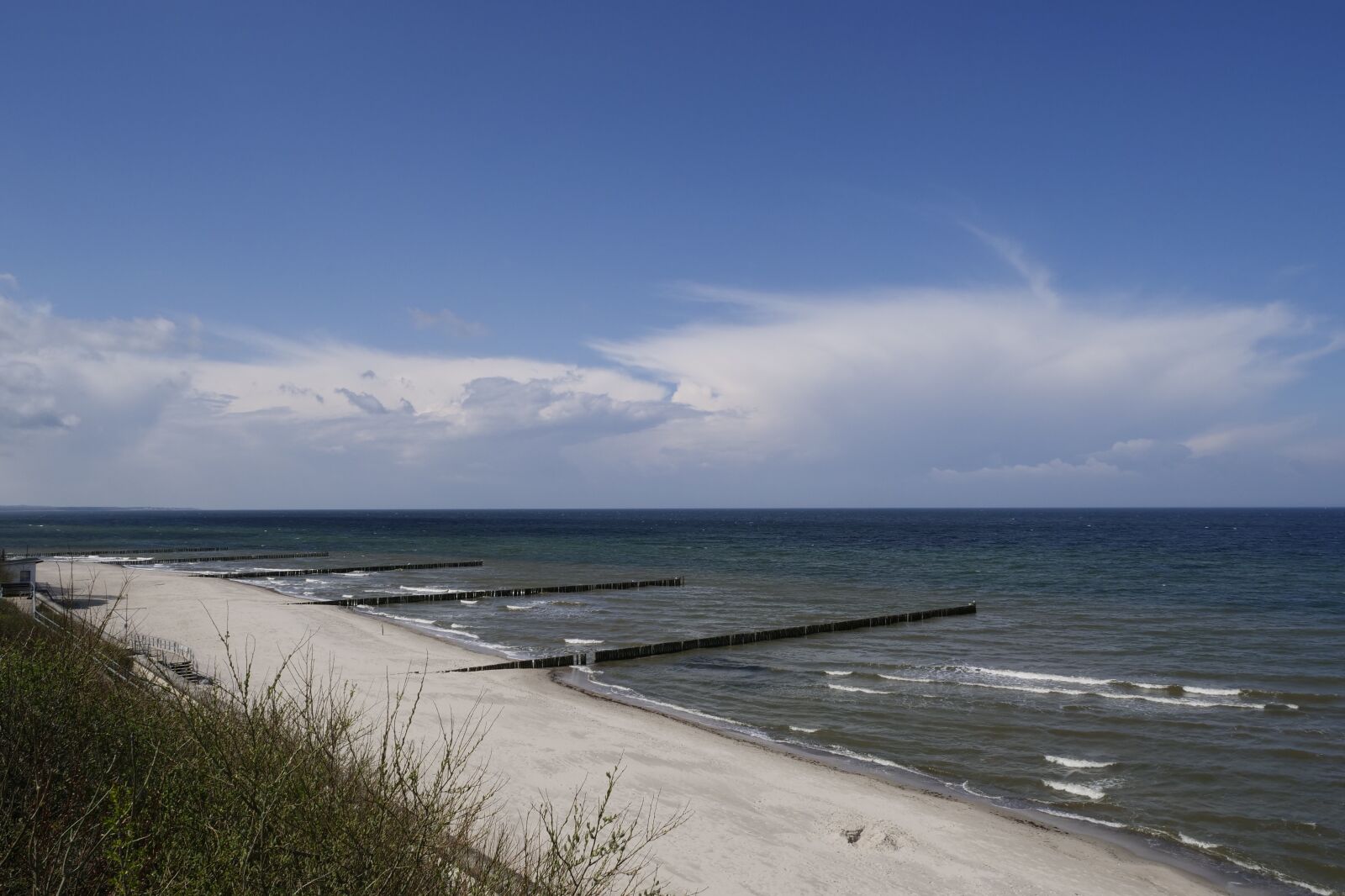 Panasonic Lumix DC-G9 sample photo. Waters, beach buhne, groyne photography