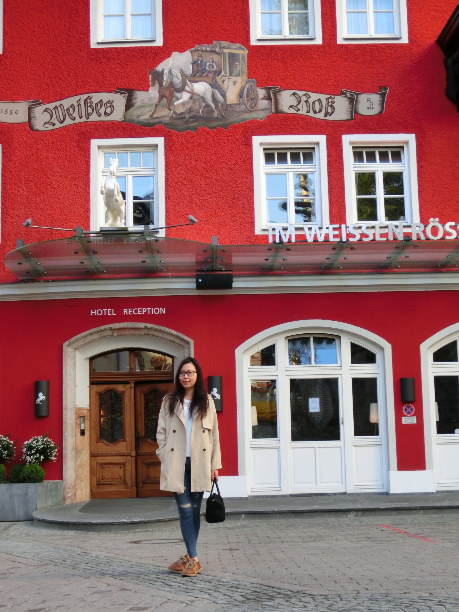 CASIO EX-ZR1000 sample photo. Austria, the white horse photography