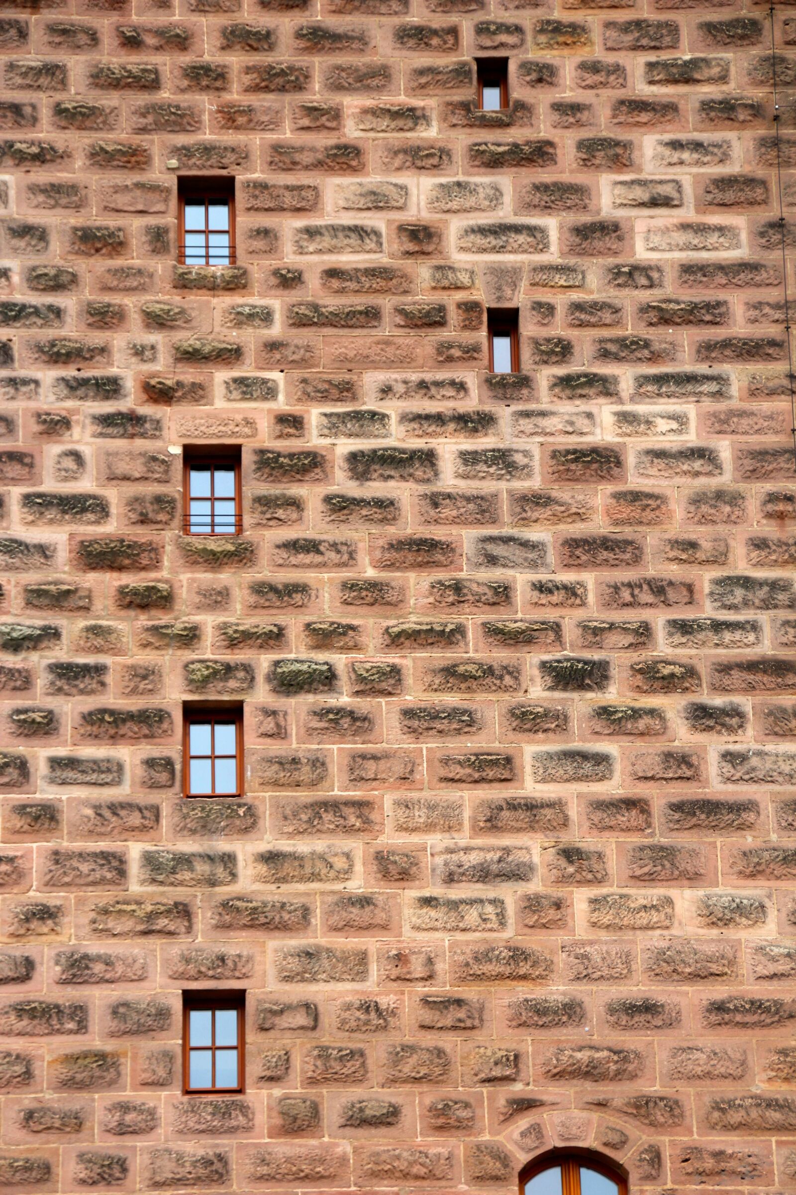 Sigma 18-250mm F3.5-6.3 DC OS HSM sample photo. Wall, window, city wall photography