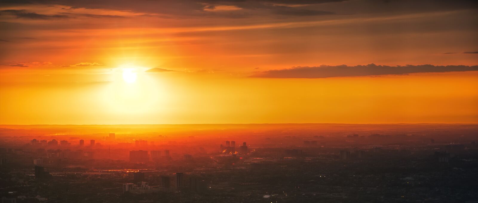 Sony a7 + Sony DT 50mm F1.8 SAM sample photo. Sunset, city, skyline photography