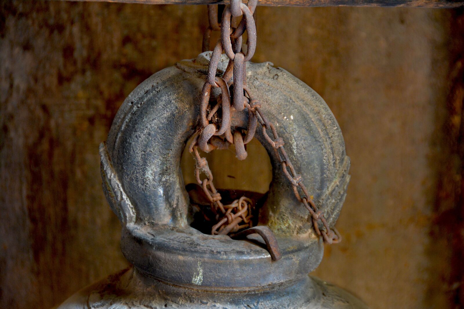 Nikon D5200 sample photo. Chain, rusty, metal photography