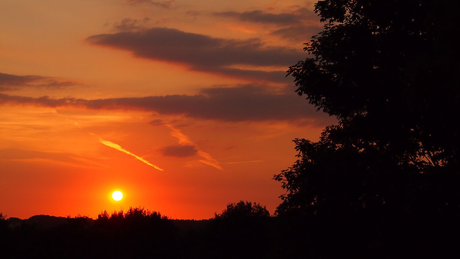 Olympus PEN E-PL3 sample photo. Sunset, solihull, clouds photography