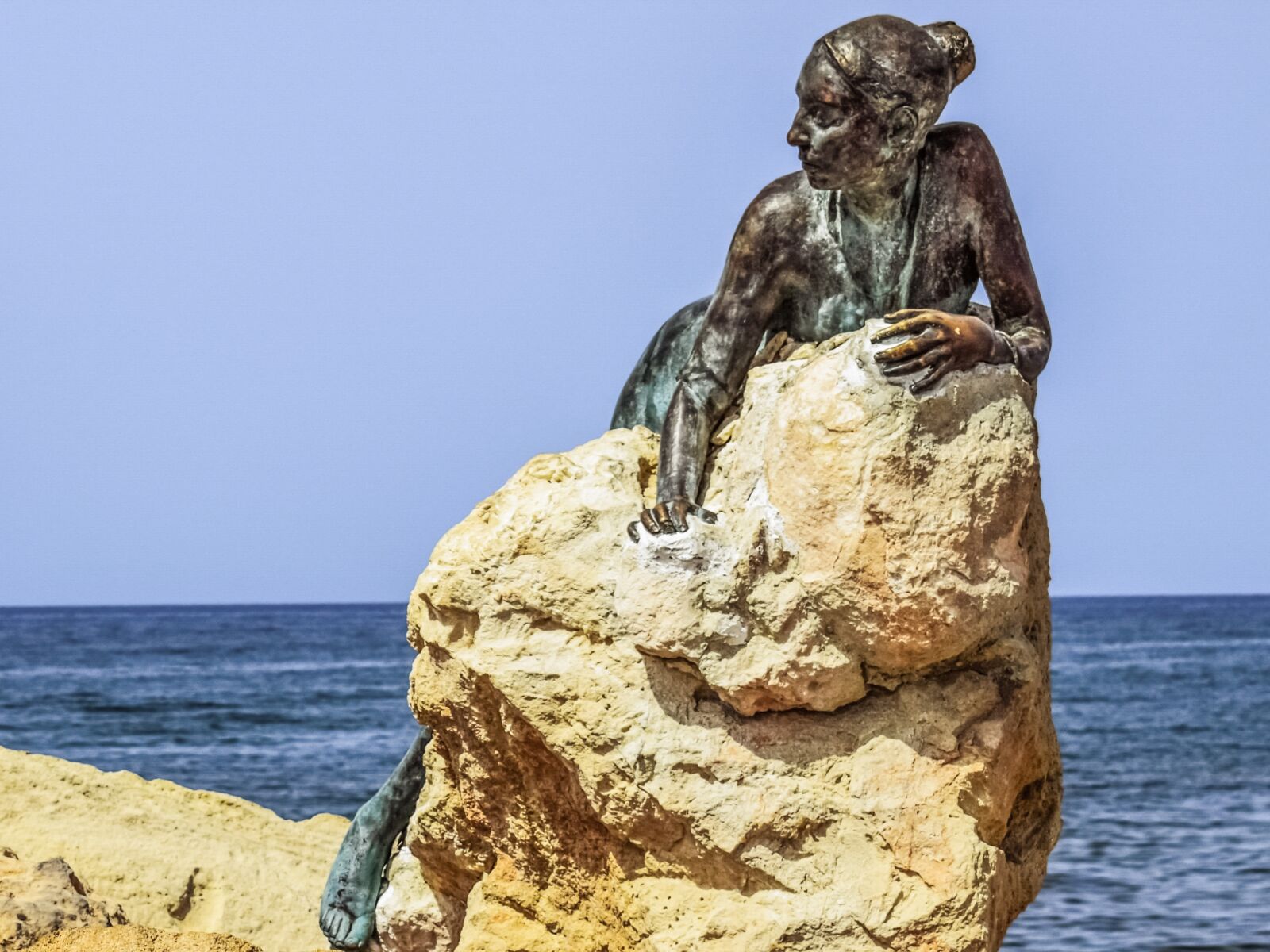 Nikon D3300 sample photo. Woman, rock, sculpture photography