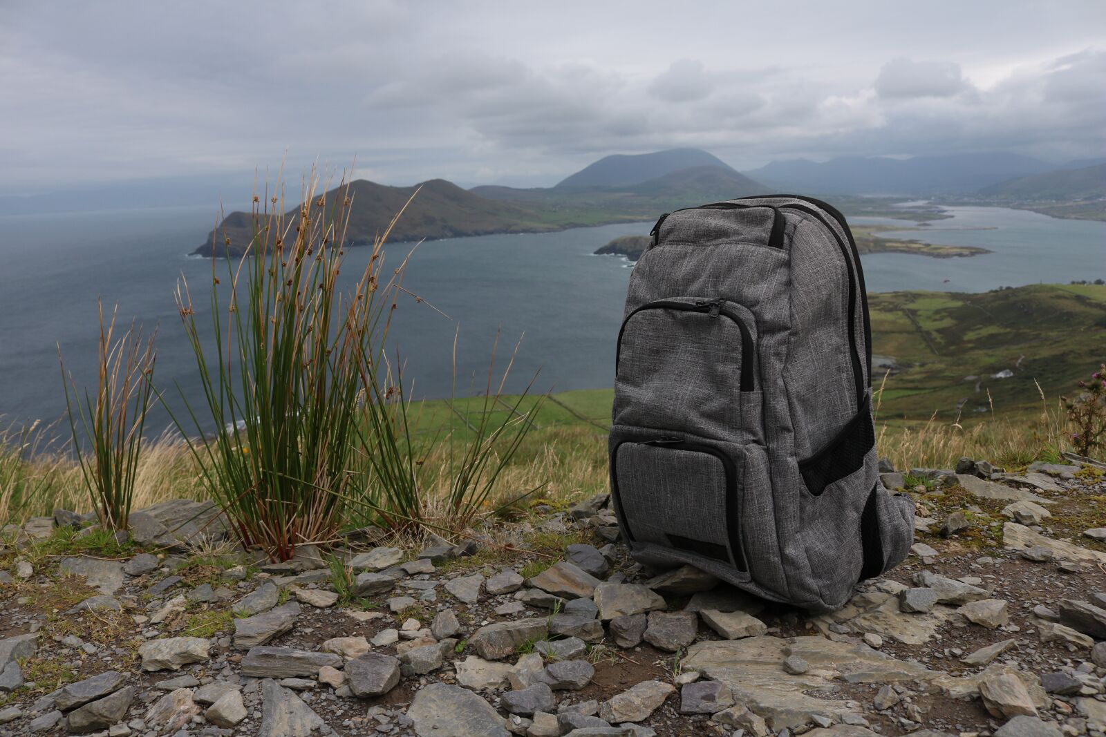 Canon EOS 750D (EOS Rebel T6i / EOS Kiss X8i) sample photo. Backpack, hiking, break photography