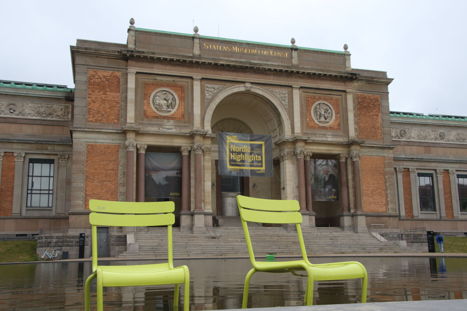 Canon EOS 7D Mark II sample photo. Arch, art, bricks, chairs photography