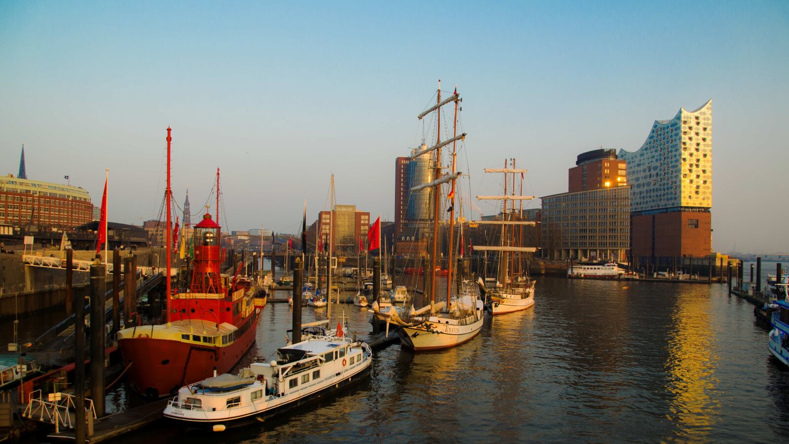 Nikon D5100 sample photo. Waters, river, city photography