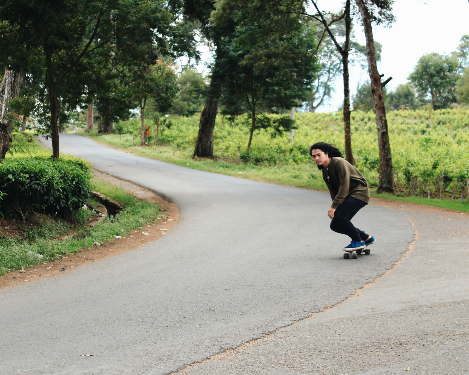 Canon EOS 1200D (EOS Rebel T5 / EOS Kiss X70 / EOS Hi) sample photo. Action, asphalt, man, outdoors photography