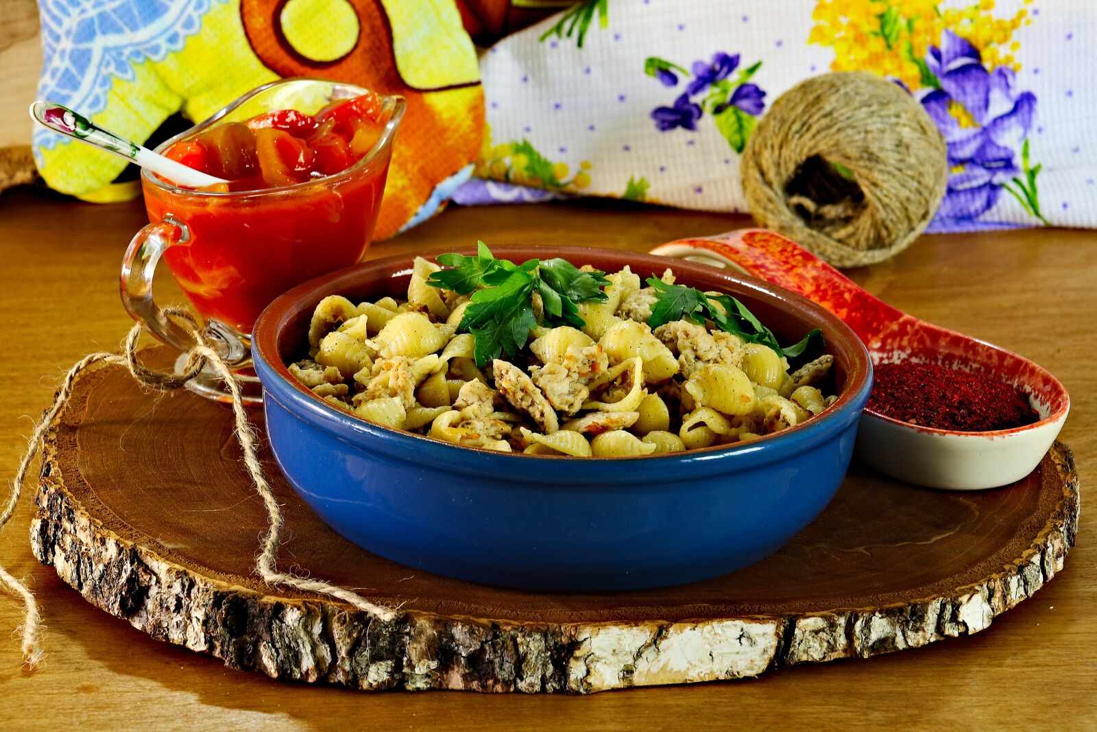 Canon EOS 1000D (EOS Digital Rebel XS / EOS Kiss F) sample photo. Pasta with herbs, pasta photography