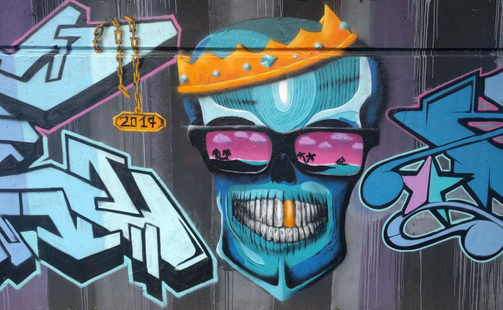 LG Nexus 5X sample photo. Graffiti, skull and crossbones photography