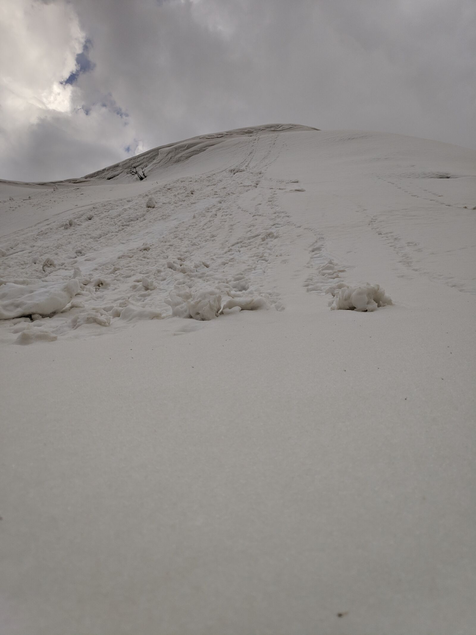Xiaomi POCO F1 sample photo. Snow, sky, landscape photography