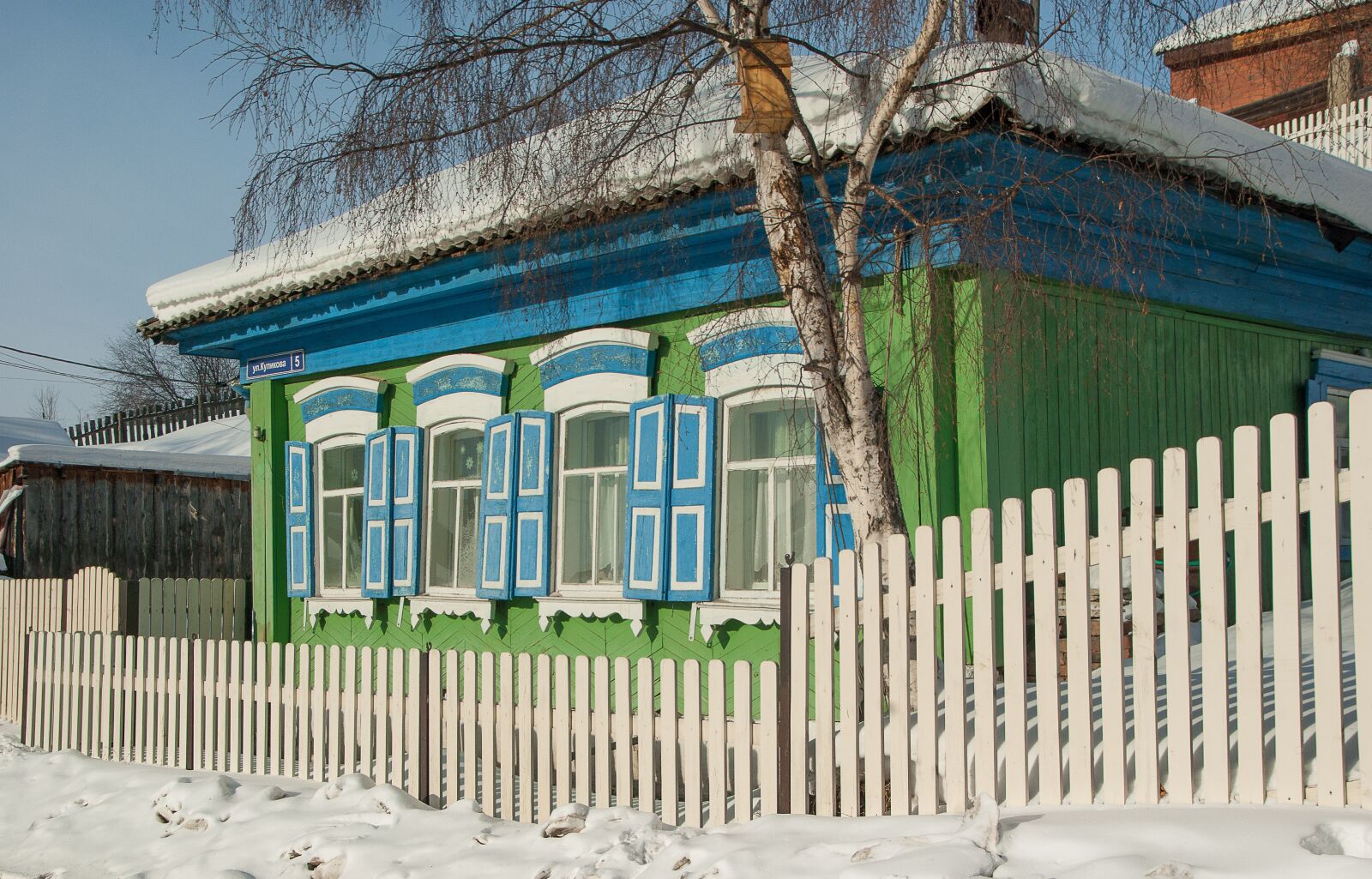 Pentax K10D sample photo. Irkutsk, wooden house, house photography