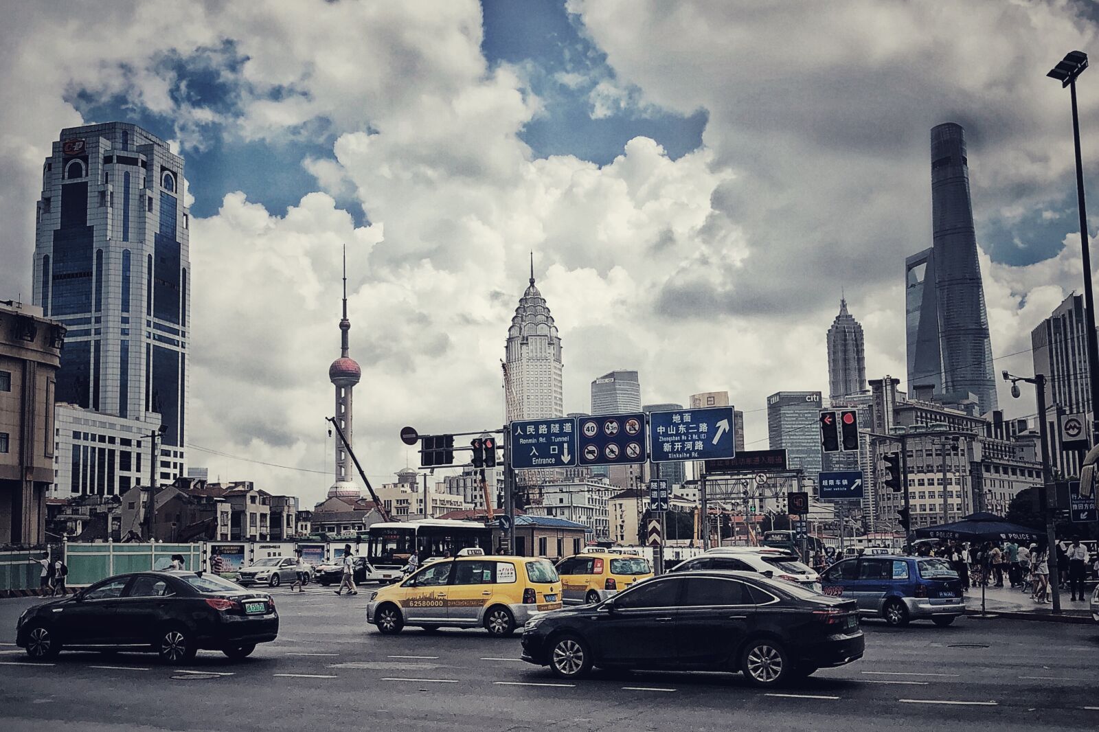 iPhone 8 Plus back dual camera 3.99mm f/1.8 sample photo. Shanghai, traffic, architecture photography