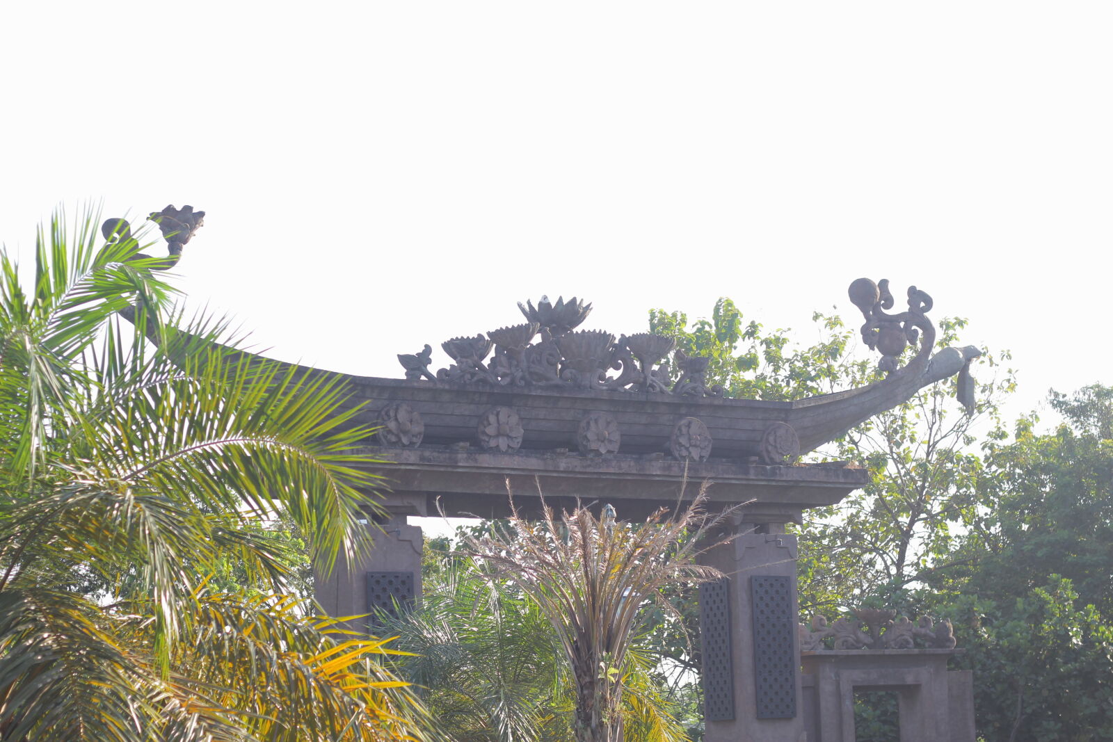 Canon EOS 60D + Canon EF 50mm F1.8 II sample photo. Isi, surakarta, s, monumental photography