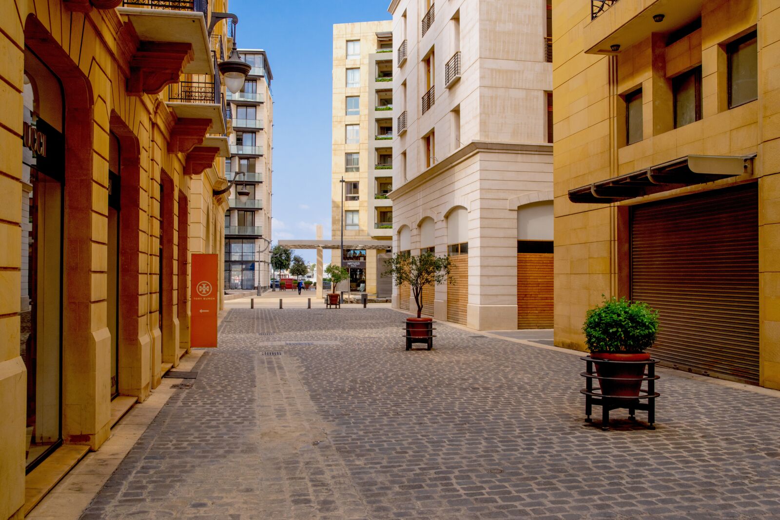 Pentax K-1 Mark II sample photo. Street, pedestrian street, paved photography