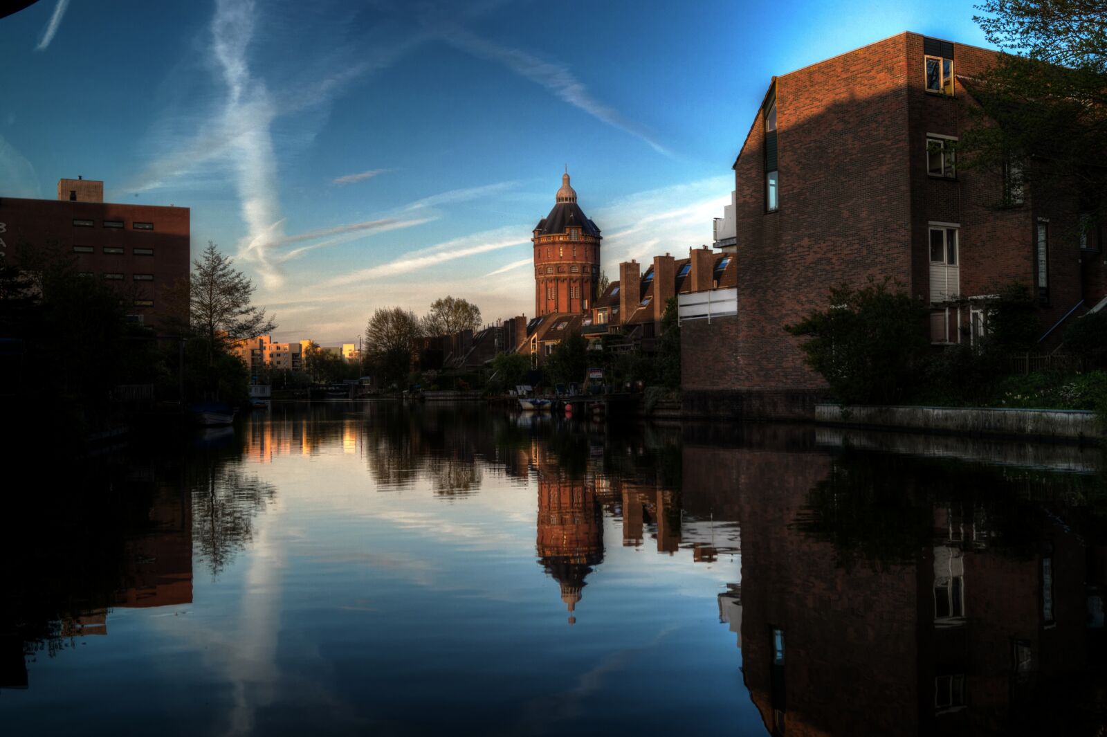 Sony DT 18-55mm F3.5-5.6 SAM II sample photo. Landscape, water, tower photography