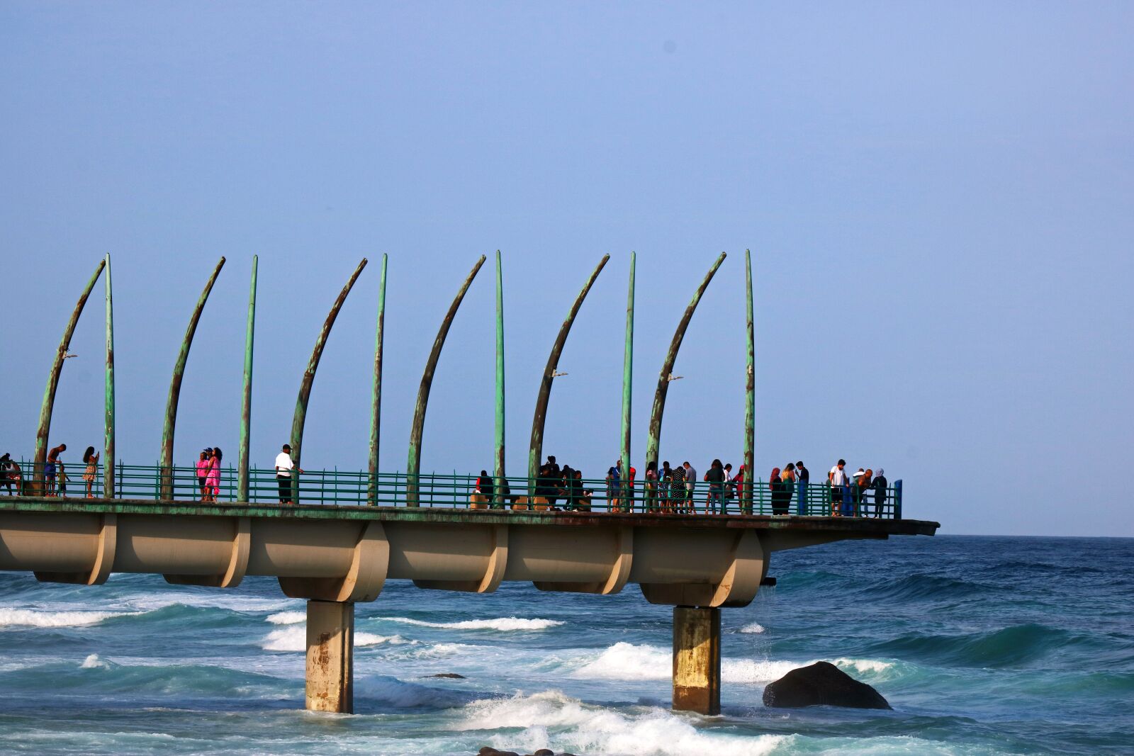 Canon EF-S 55-250mm F4-5.6 IS sample photo. Whalebone pier, pier, jetty photography