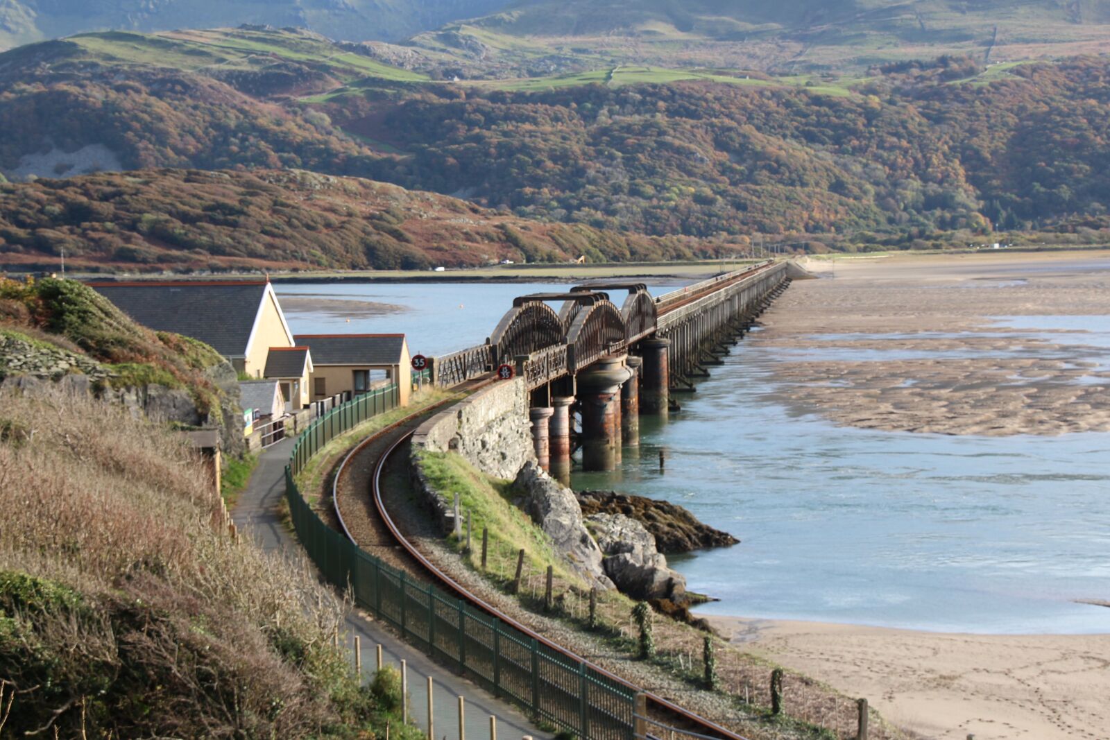 Canon EOS 1200D (EOS Rebel T5 / EOS Kiss X70 / EOS Hi) sample photo. Railway, bridge, wales photography