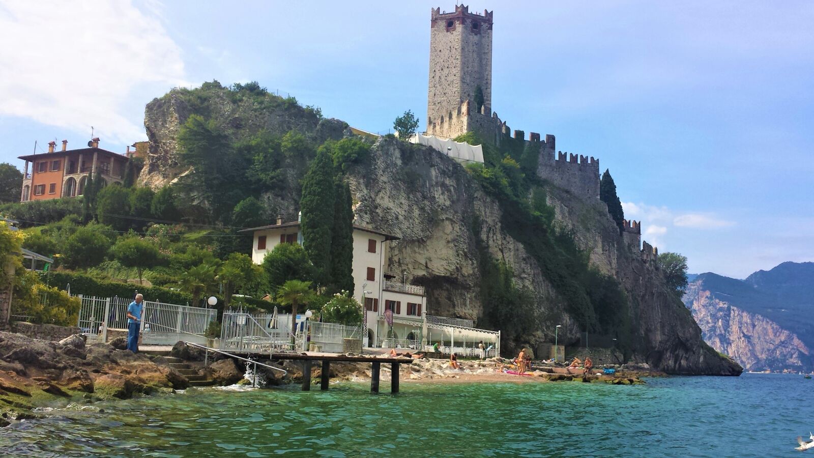 Samsung Galaxy S4 sample photo. Castle, lemon on garda photography