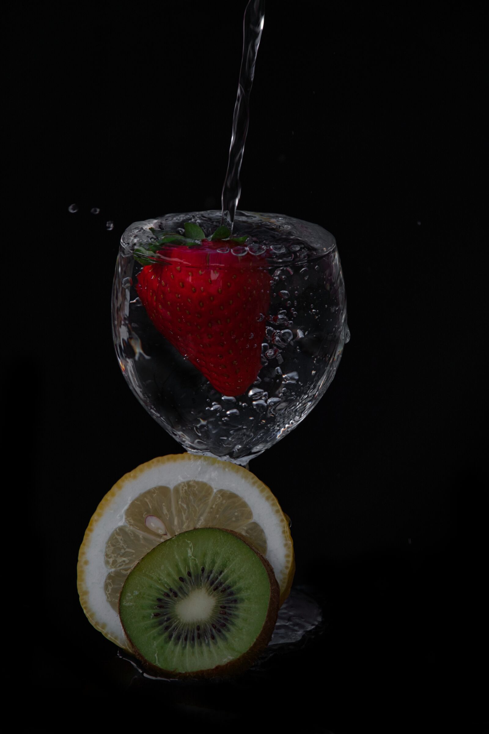 Sony a6400 sample photo. Black background, water, water photography