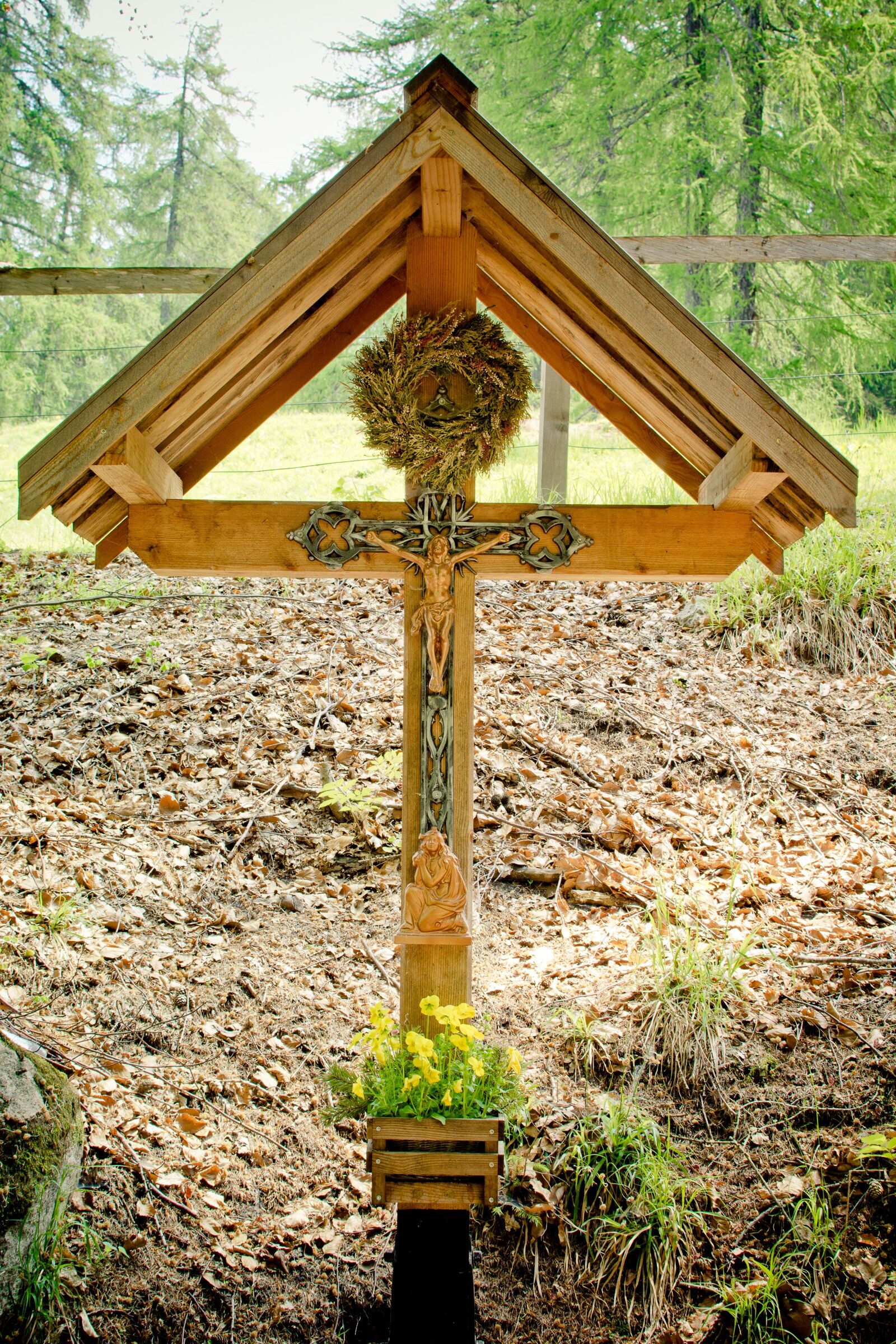 Nikon D7100 sample photo. Corridor cross, crucifix, wayside photography