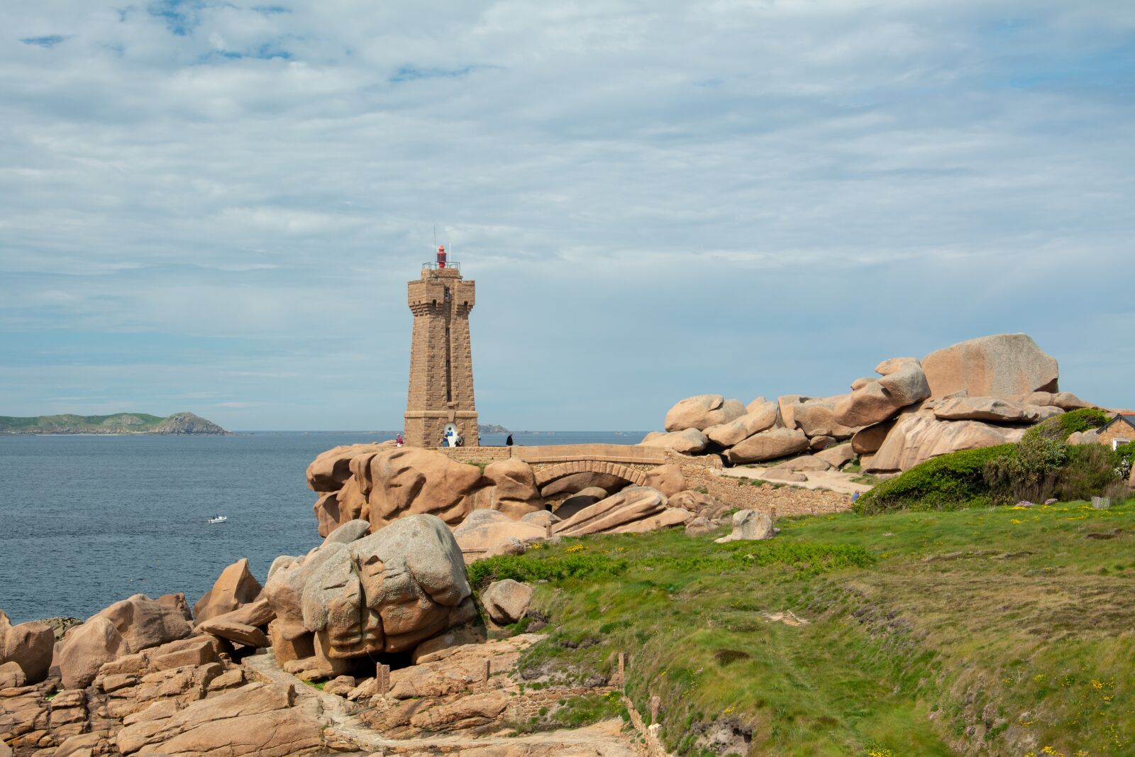 Nikon D5200 sample photo. Rocks, lighthouse, britain photography