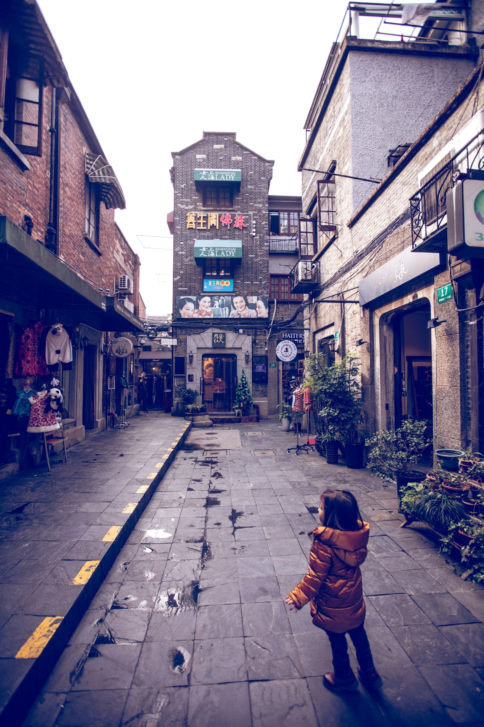 Canon EOS 5DS + Canon EF 16-35mm F2.8L II USM sample photo. Alley, shanghai, the little photography