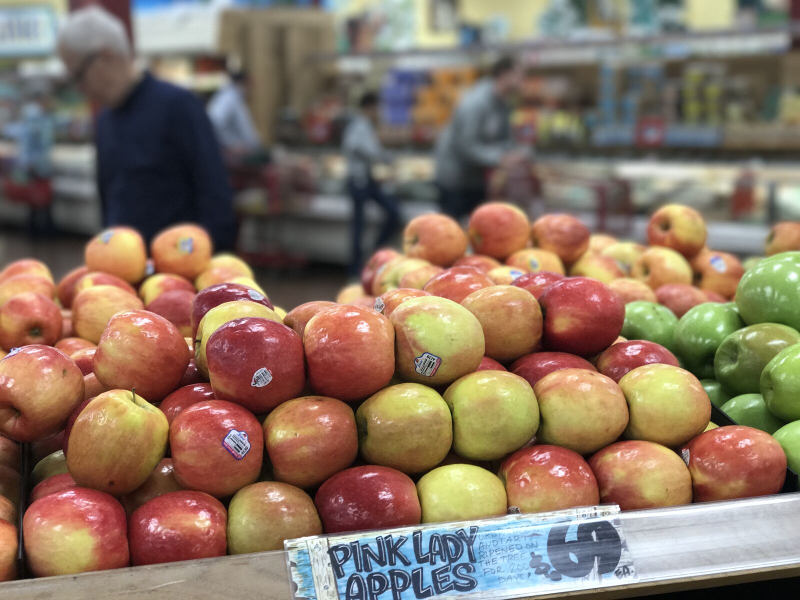 iPhone 7 Plus back iSight Duo camera 6.6mm f/2.8 sample photo. Apples, groceries photography