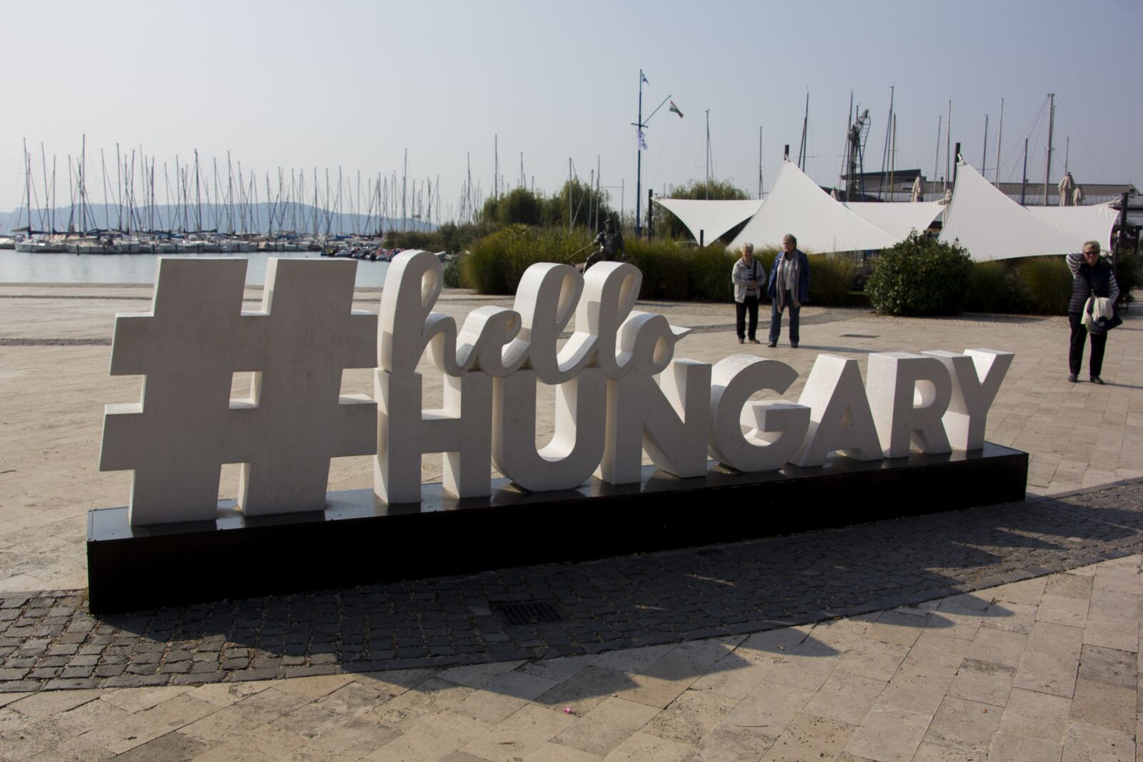 Canon EOS 60D sample photo. Hungary, shield, symbol photography