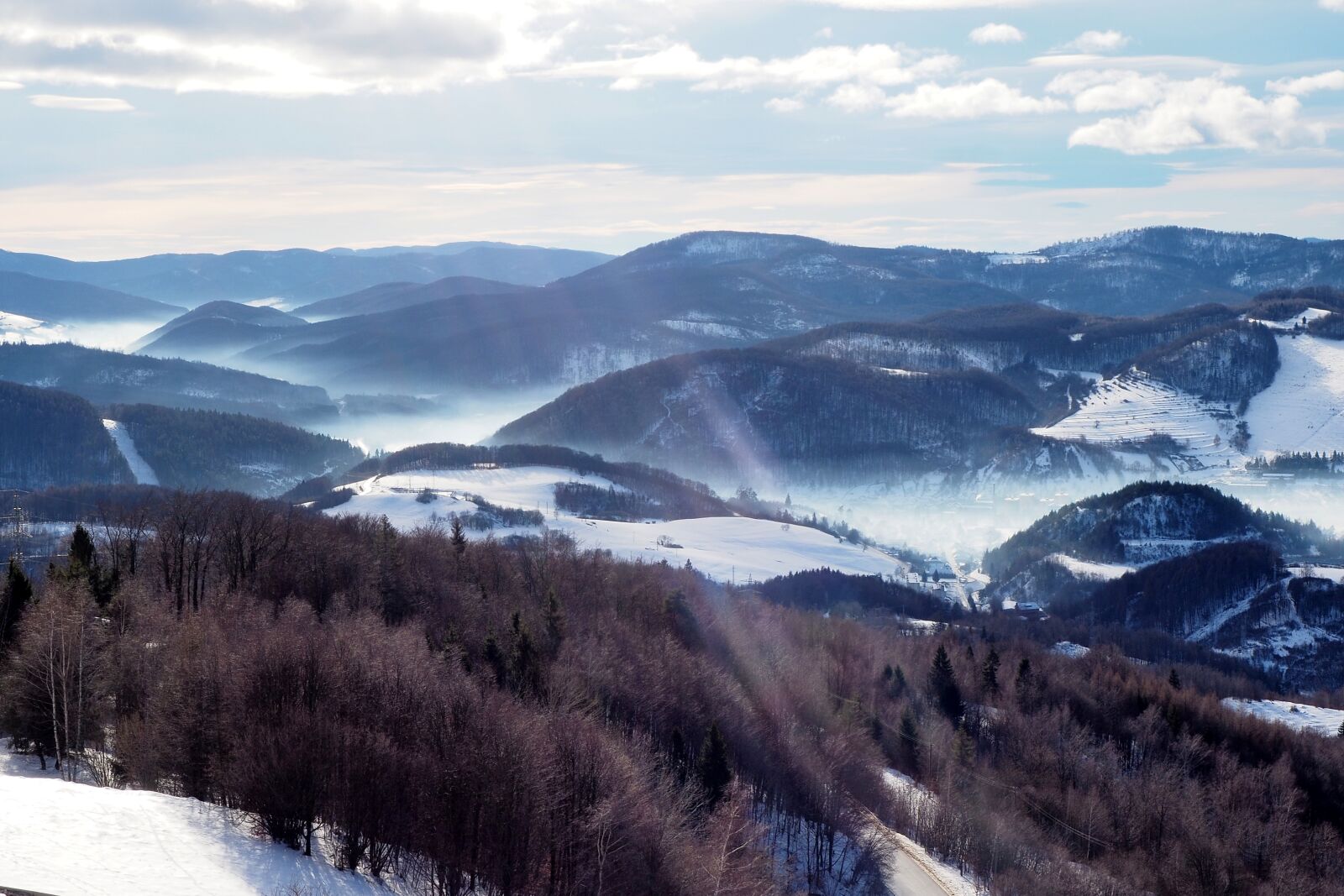 Olympus OM-D E-M10 II sample photo. Country, mountains, clouds photography