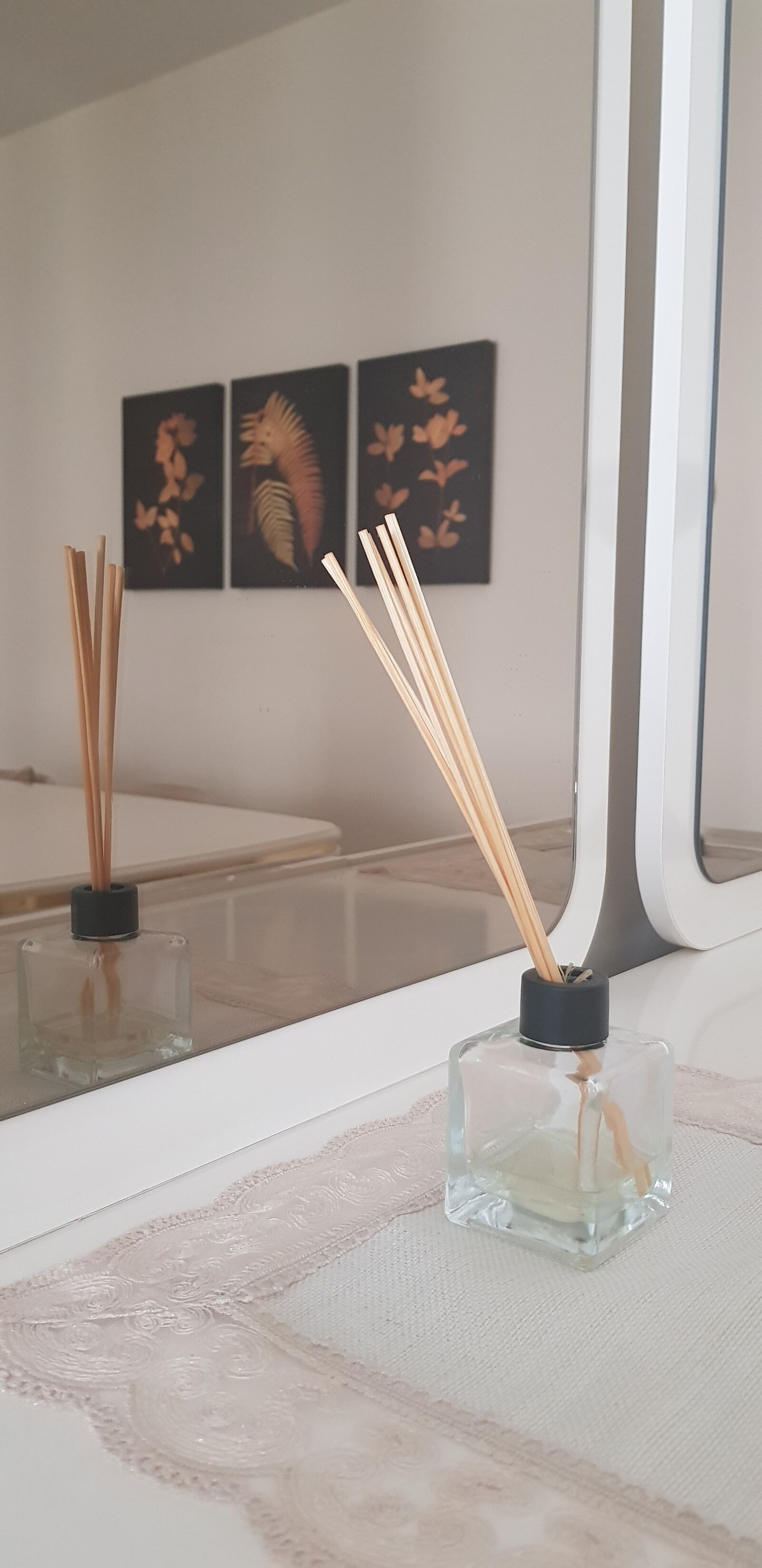 Samsung Galaxy S8 sample photo. Air freshener, mirrored, background photography