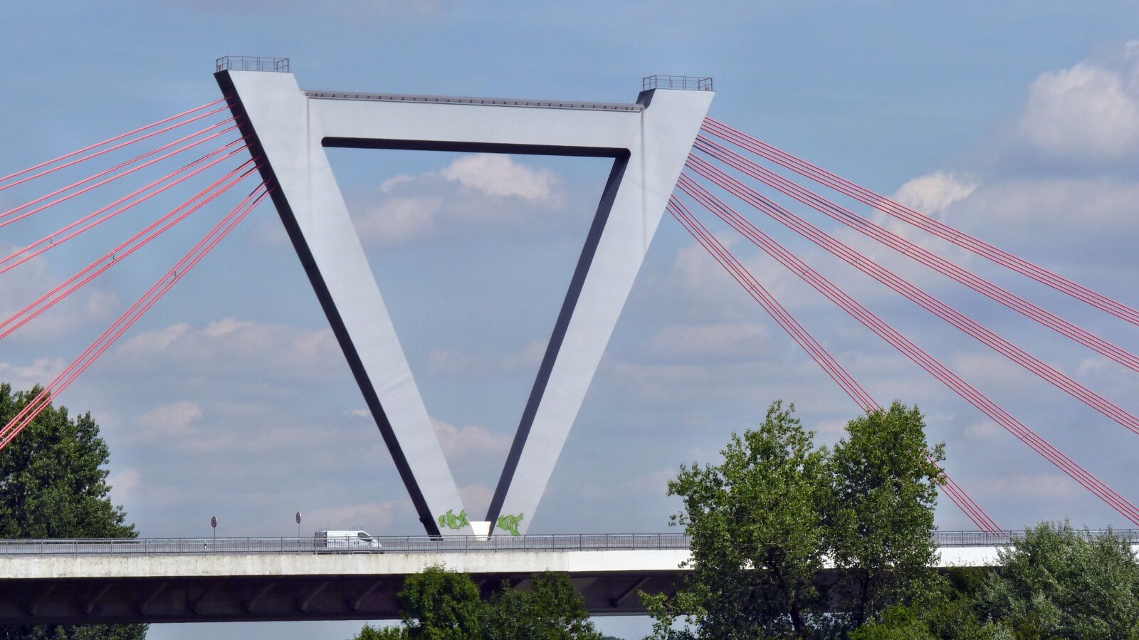 Panasonic Lumix DMC-FZ35 (Lumix DMC-FZ38) sample photo. Bridge, steel cables, suspension photography