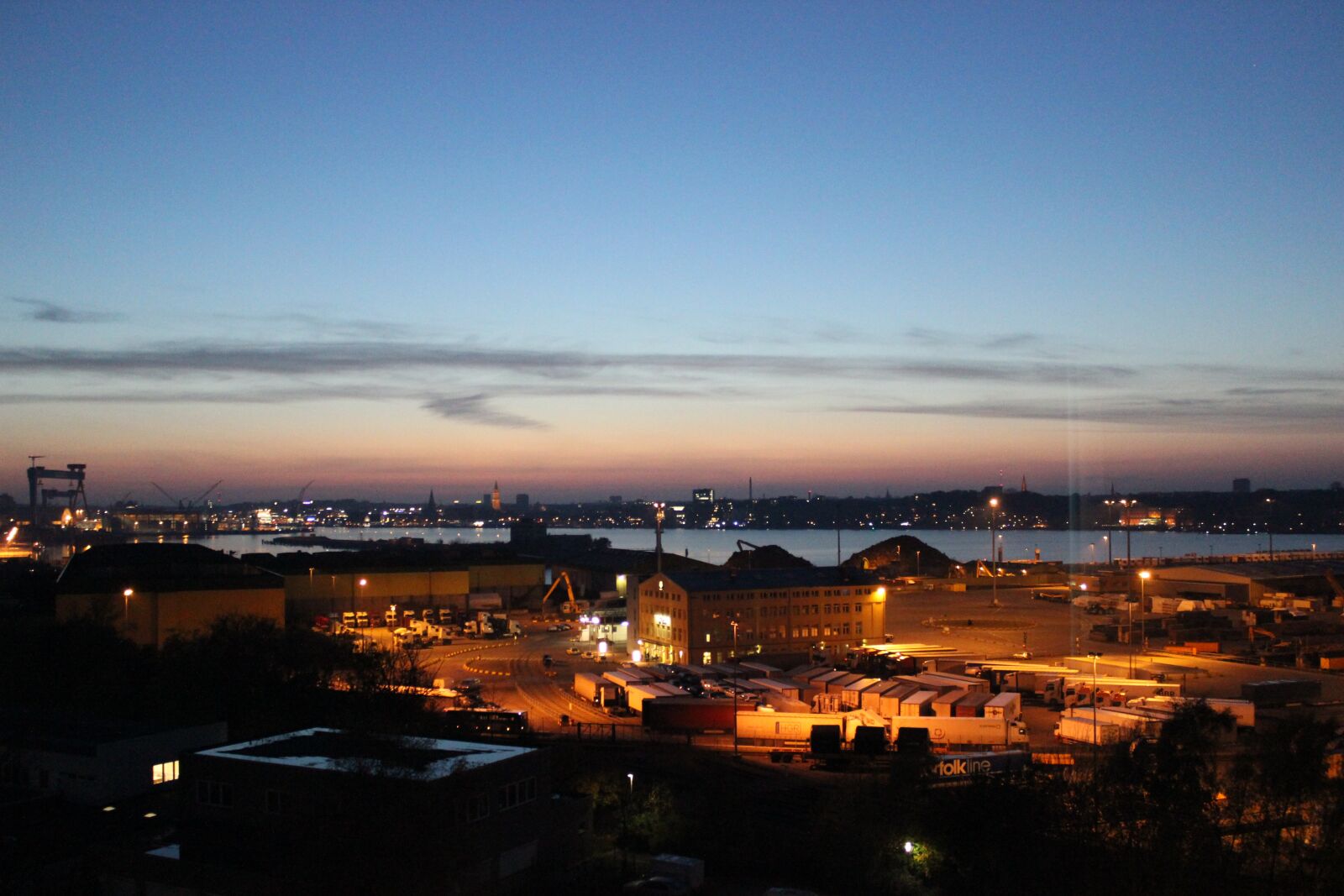 Canon EOS 600D (Rebel EOS T3i / EOS Kiss X5) sample photo. Port, kiel, evening photography