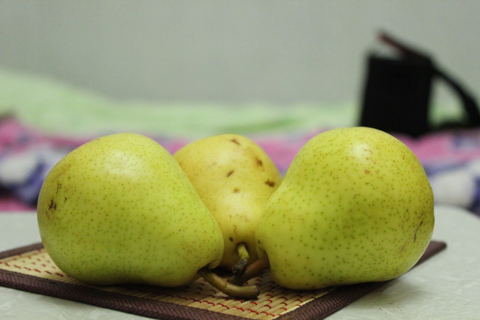 Canon EOS 4000D (EOS Rebel T100 / EOS 3000D) sample photo. Pear, pears, fruit photography