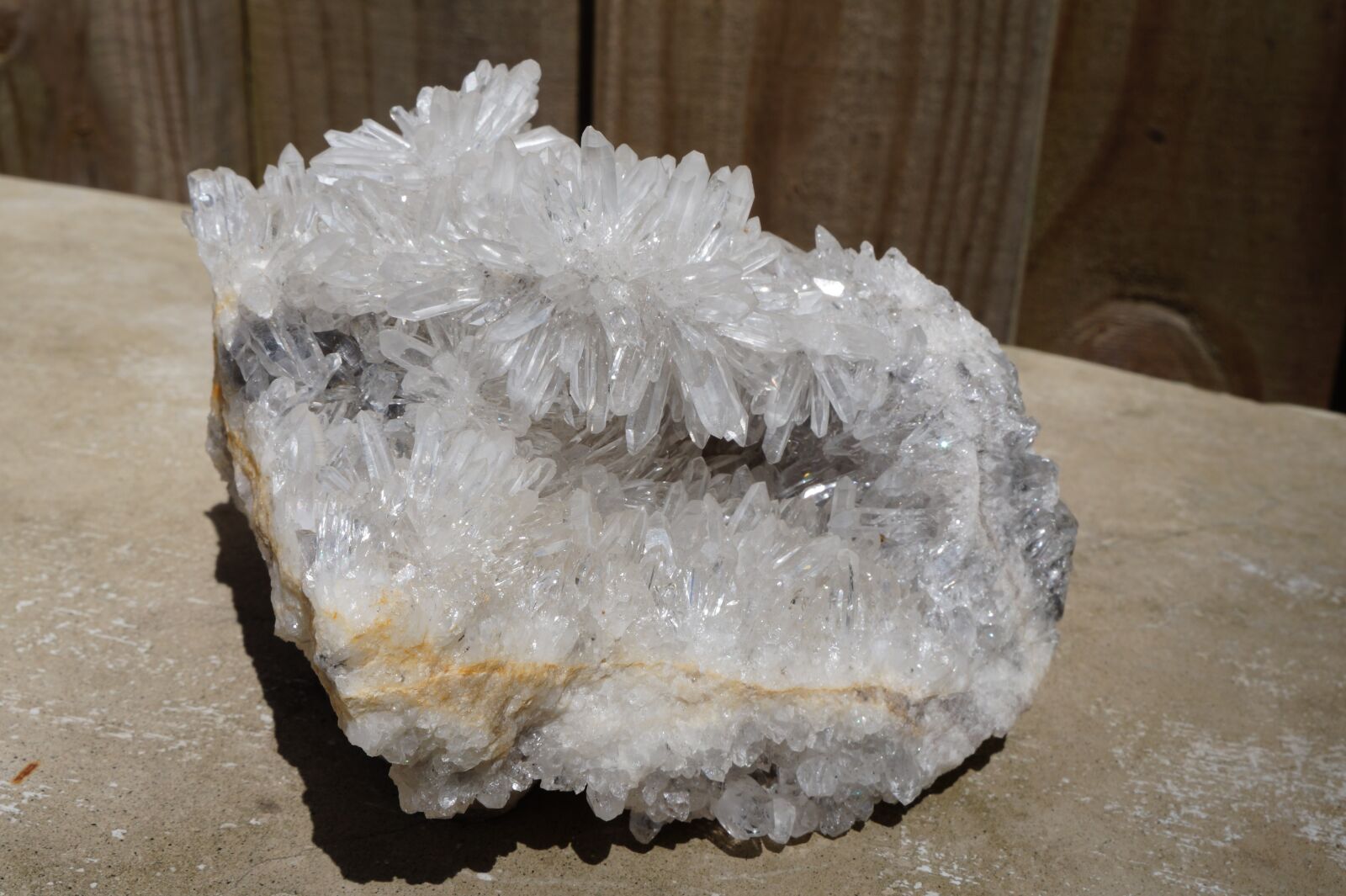 Sony Alpha a3000 + Sony E 18-55mm F3.5-5.6 OSS sample photo. Crystal, geology, rock photography