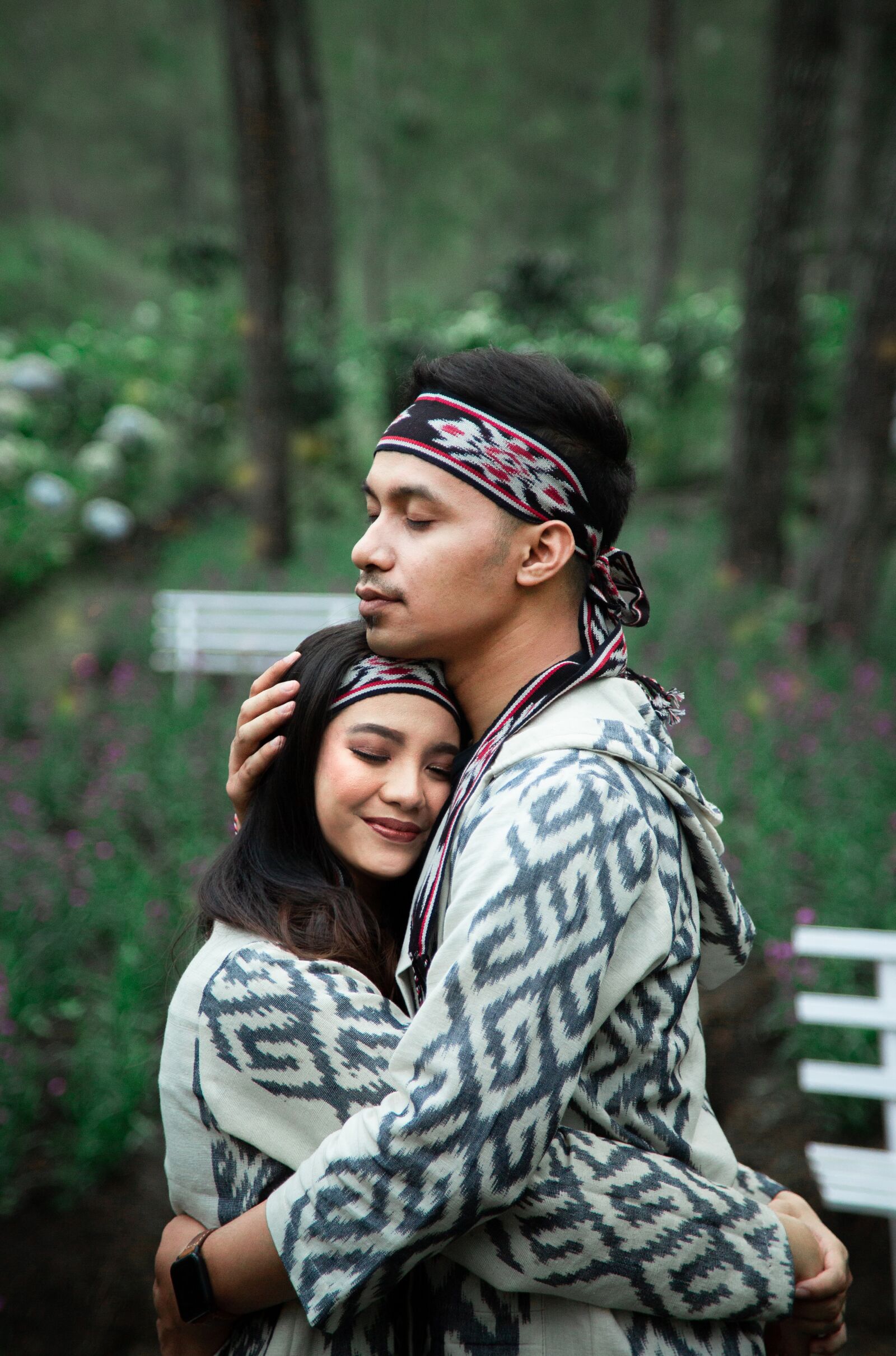 Canon EF 24-105mm F4L IS USM sample photo. Indian, hug, woman photography